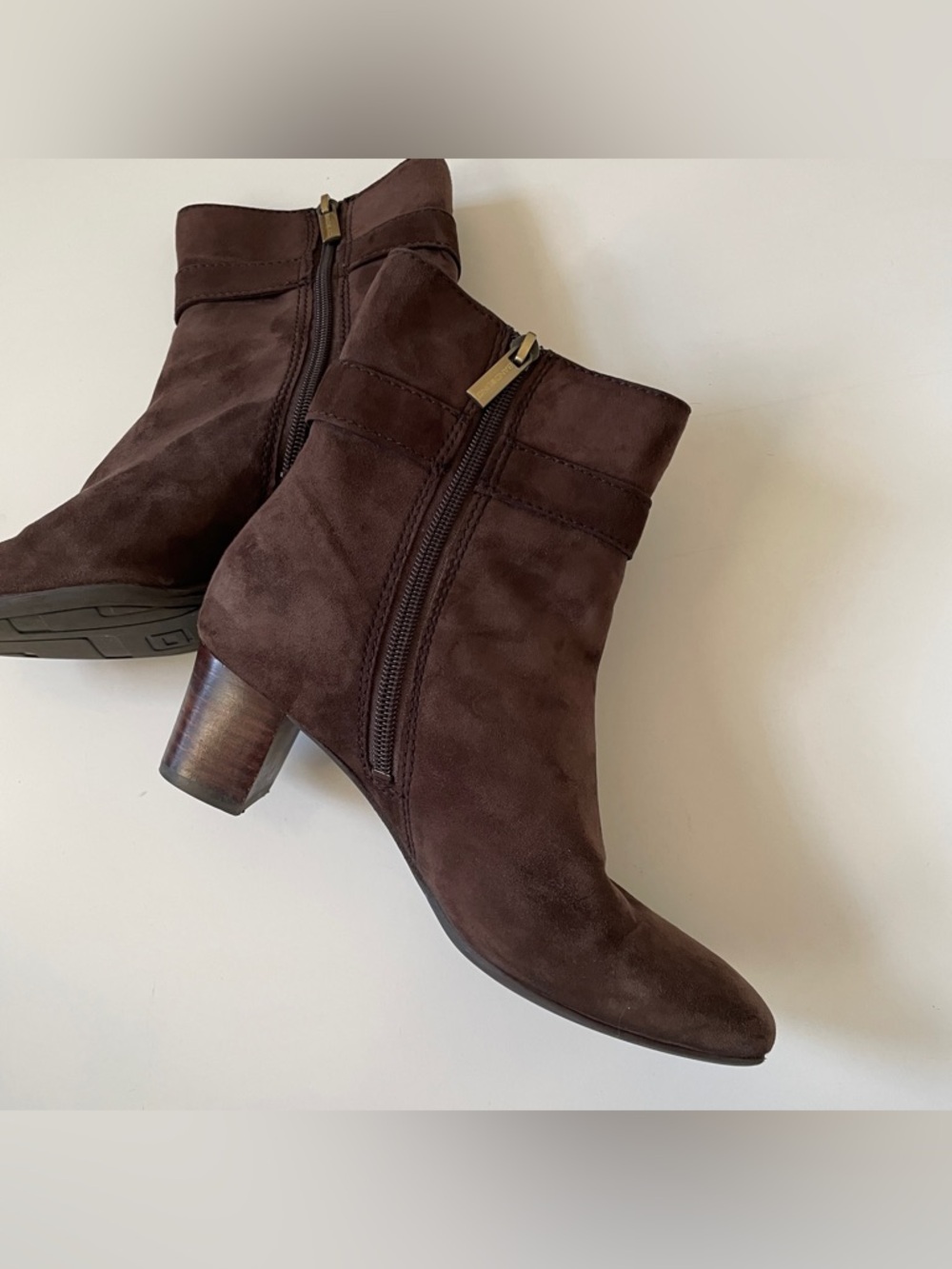 Bandolino Brown Suede Heeled Boots, Size 6 Leather Upper with Gold Accents - Picture 6 of 10